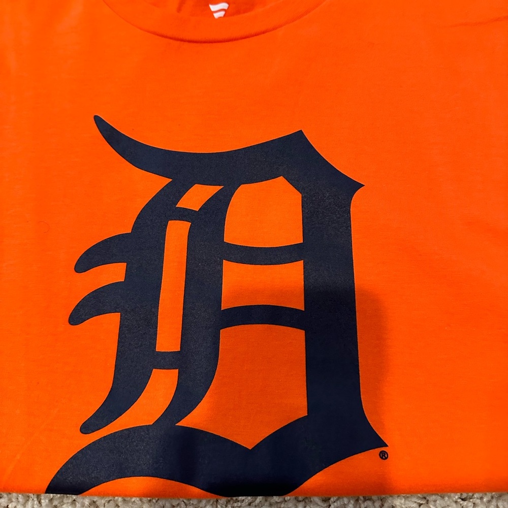 Detroit Tigers T Shirt NWT